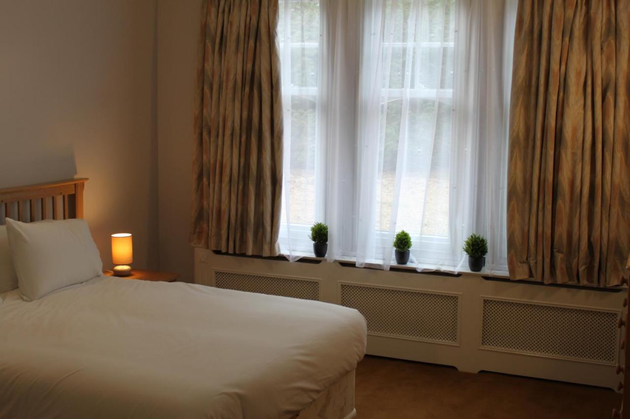Brookside Lodge Baldock Esterno foto